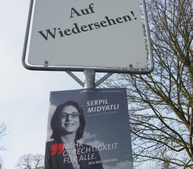 Wie Parteien die Straßenverkehrsordnung missachten: Wildes Plakatieren im Wahlkreis 8 – Eckernförde